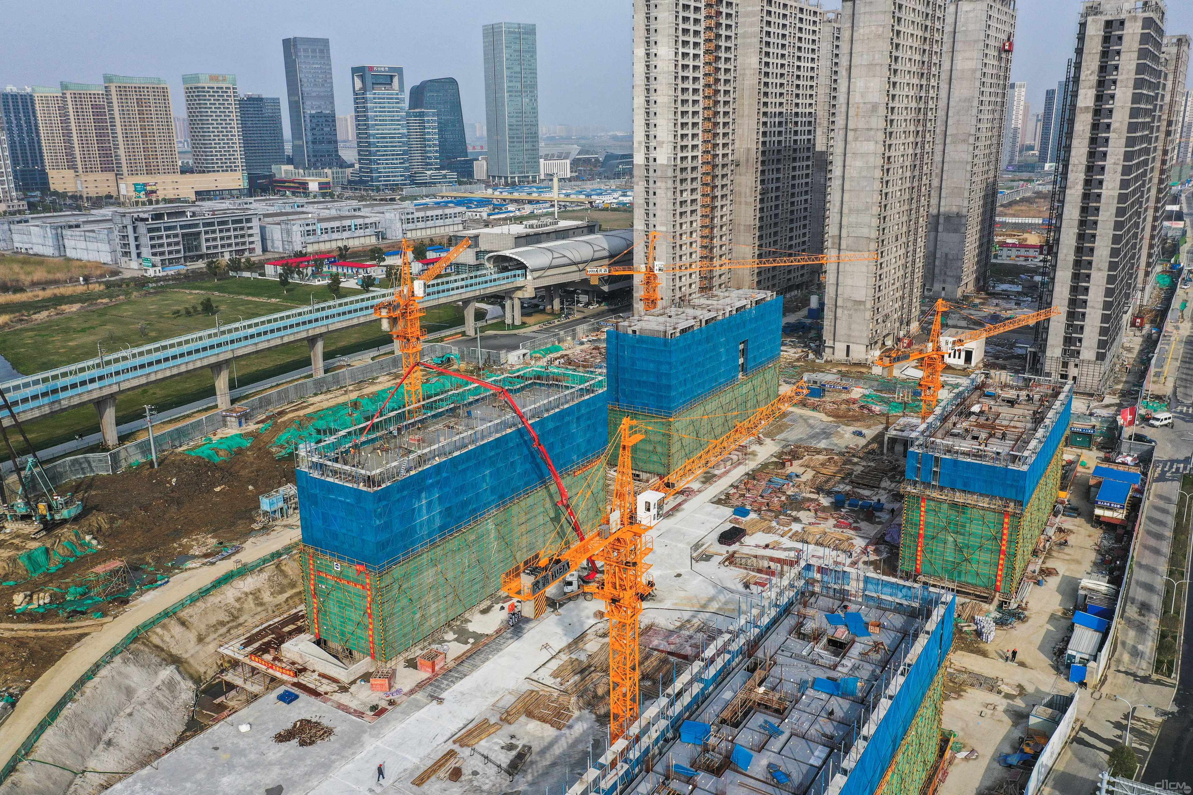 塔吊參與基礎設施建設
